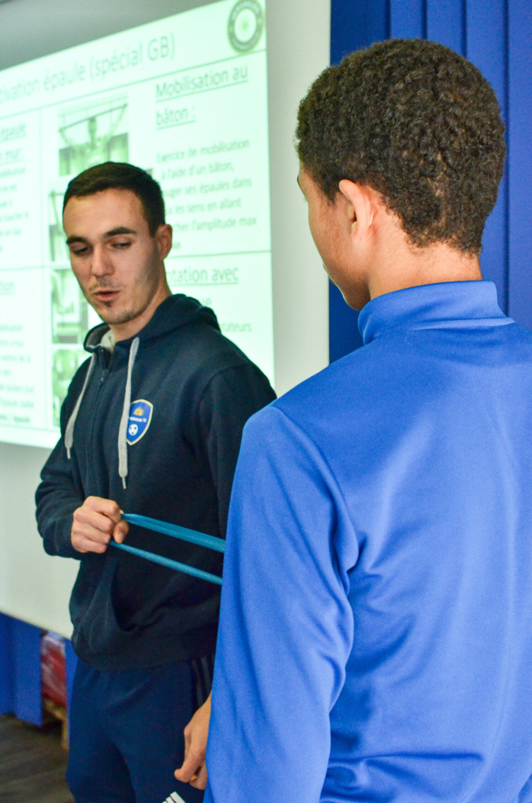 Alexis Mattielli En lien avec le passage de son diplôme DESJEPS, Sébastien a démarré son projet club sur le thème de "l'entraînement invisible".</p>
<p>Une réunion d'information sur la nutrition, l'hydratation et le sommeil ont été évoqué ainsi que la grande importance du travail individuel de préparation et récupération avant/après séance/match.